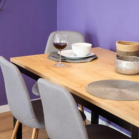 Trio Apartment *