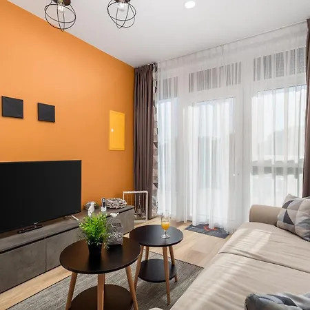 Trio Apartment