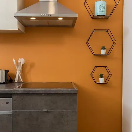 Trio Apartment *