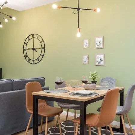 Apartment Trio *