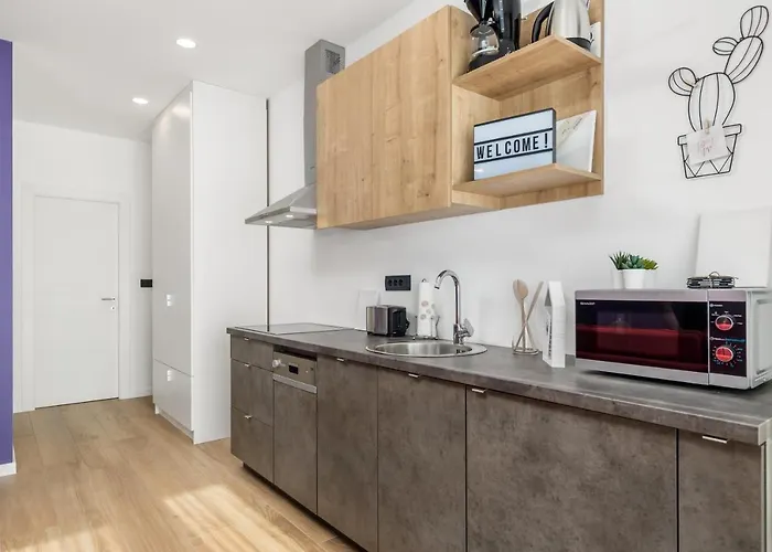 Trio アパート リエカ