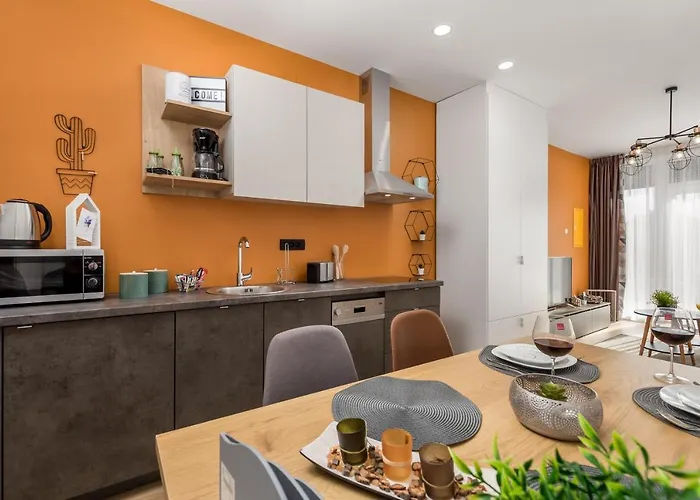 Trio アパート リエカ