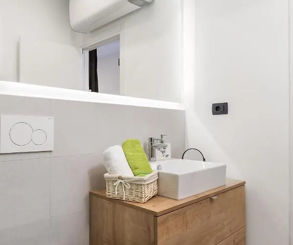 アパート Trio リエカ